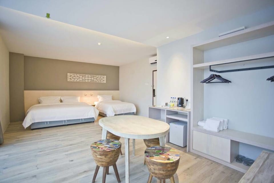 Premier | Desk, iron/ironing board (on request), WiFi (free)