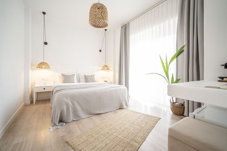 Standard Double Room | Minibar, desk, iron/ironing board, free WiFi