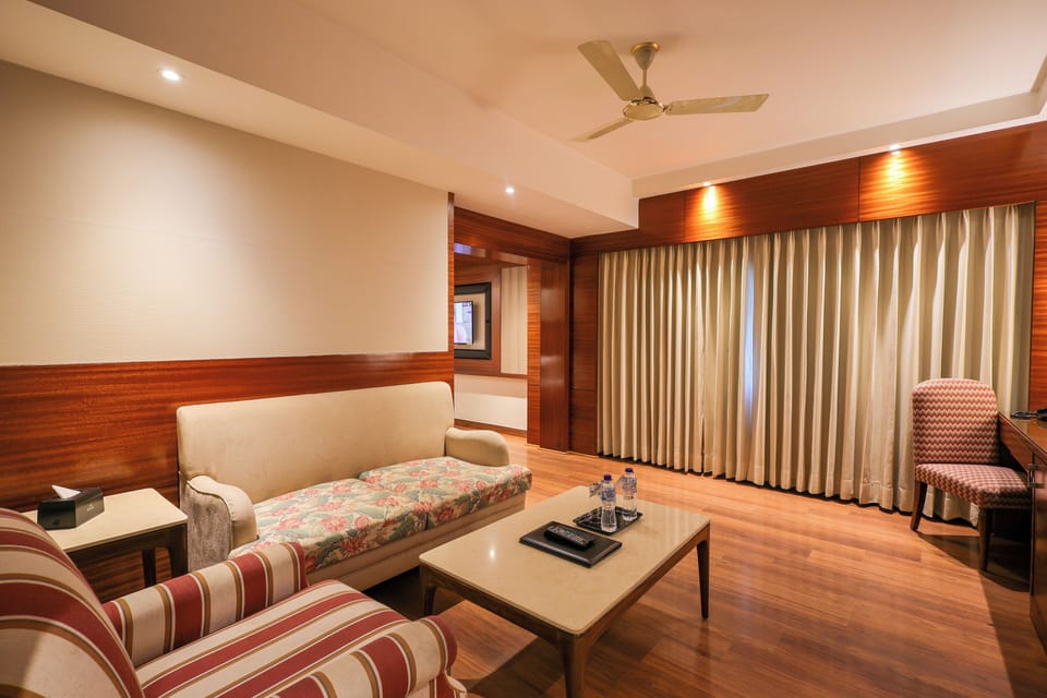 Executive Room, 1 Bedroom, Smoking | Living area | LED TV