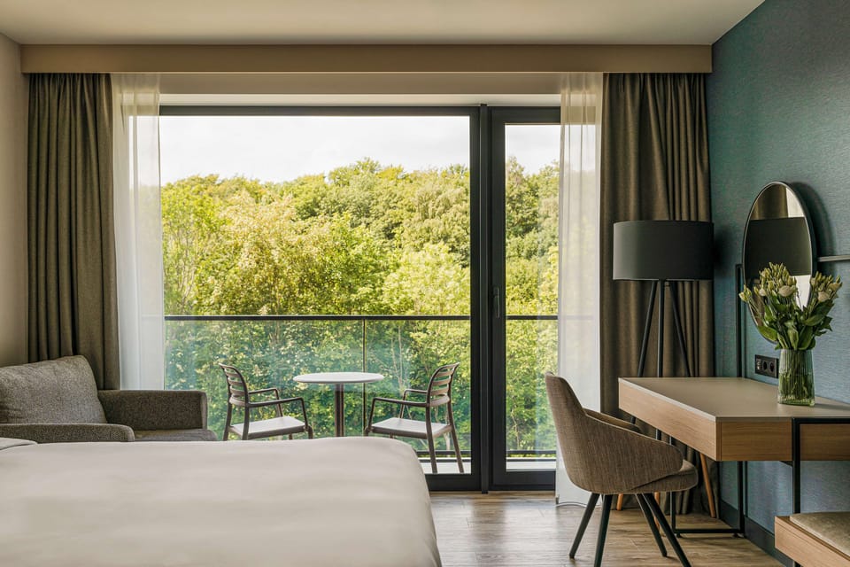 Family Room | 1 bedroom, minibar, in-room safe, desk