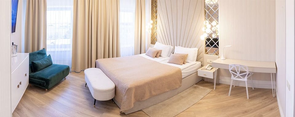 Luxury Double Room | 1 bedroom, hypo-allergenic bedding, minibar, in-room safe