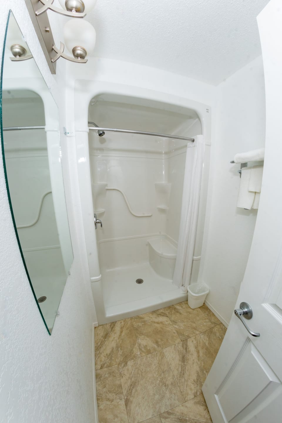 Standard Double Room, 1 Queen Bed | Bathroom | Combined shower/tub, free toiletries, towels