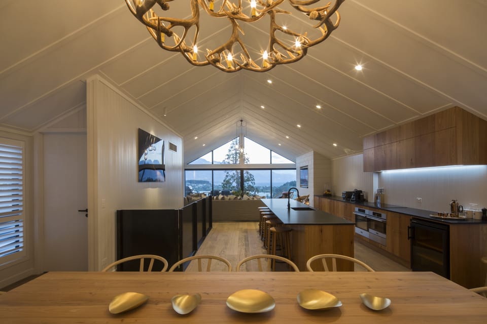 Luxury 4 Bedroom Villa | In-room dining