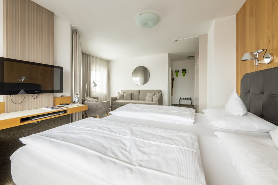 Deluxe Double Room | Hypo-allergenic bedding, in-room safe, blackout drapes