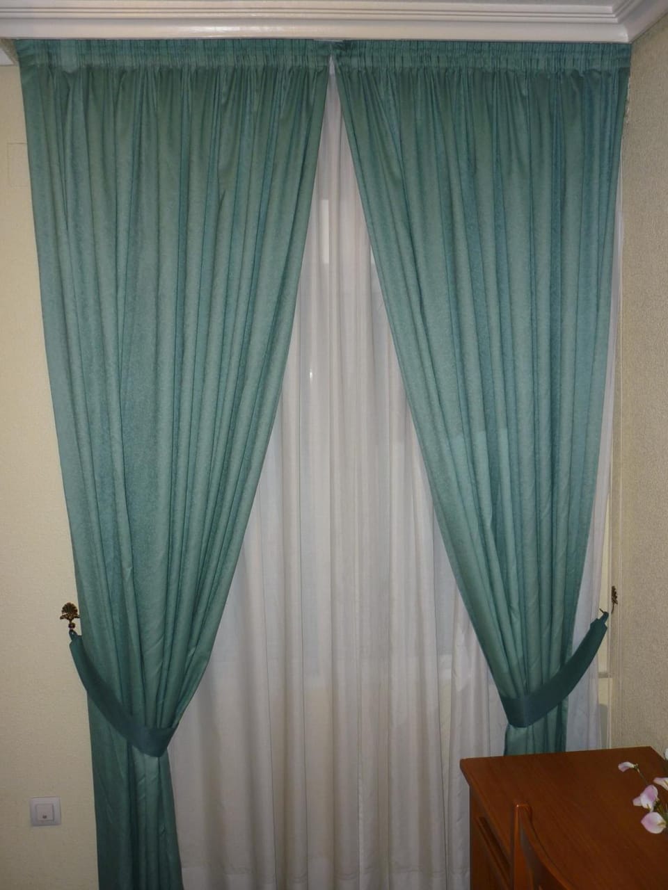 In-room safe, desk, rollaway beds (surcharge), WiFi (free)