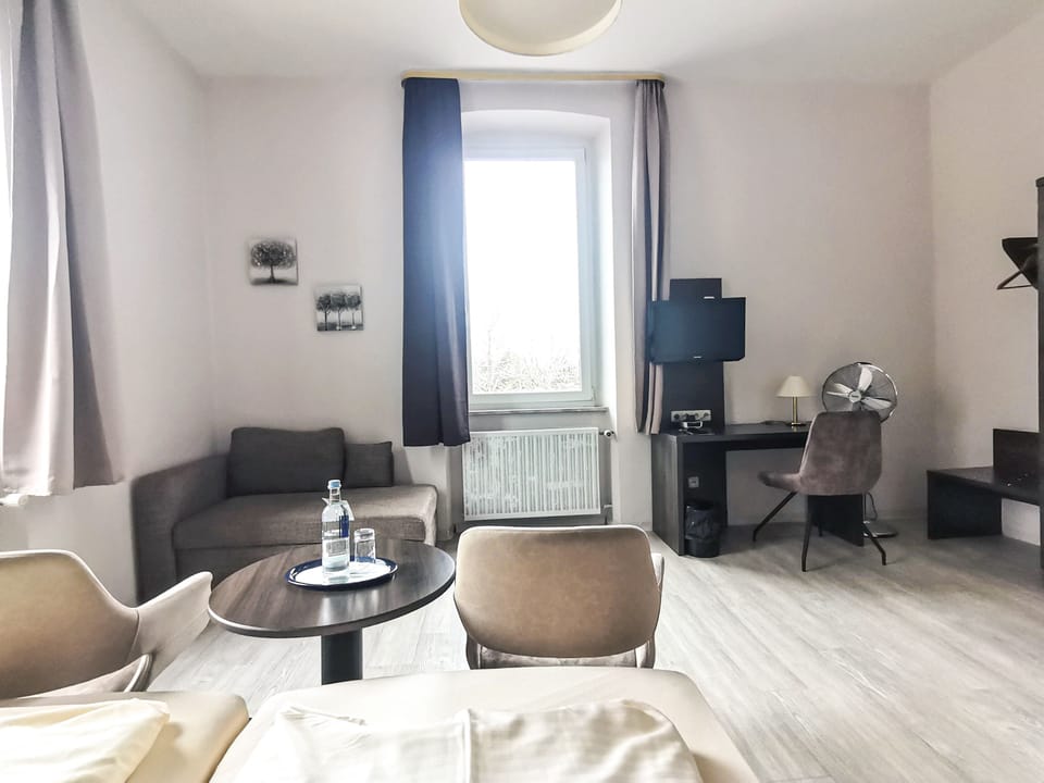 Double Room | Desk, laptop workspace, soundproofing, free WiFi