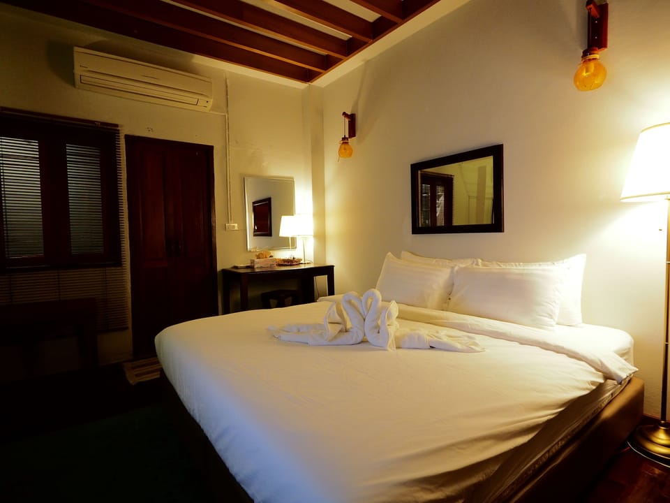 Standard Room on Ground Floor No Window | WiFi (free), bed sheets