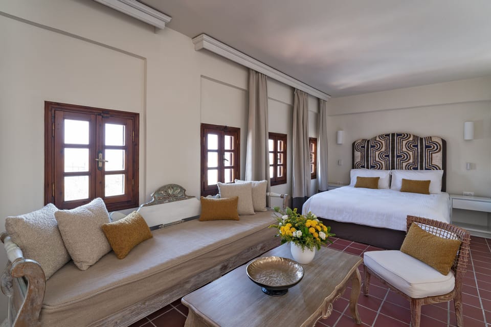 Exclusive Studio Suite, 1 Bedroom, Terrace | In-room safe, blackout drapes, free WiFi, bed sheets