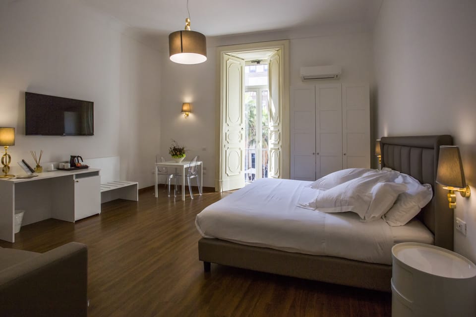 Premium bedding, minibar, in-room safe, desk
