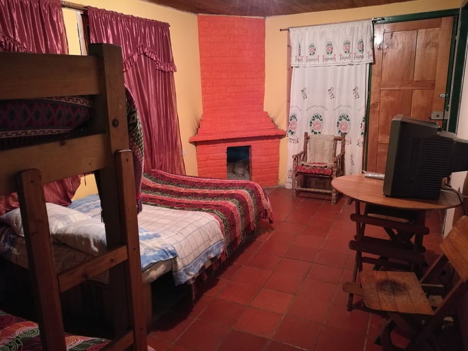 Family Cabin (6 a la 7 ) | Iron/ironing board (on request), rollaway beds (surcharge), WiFi (free)