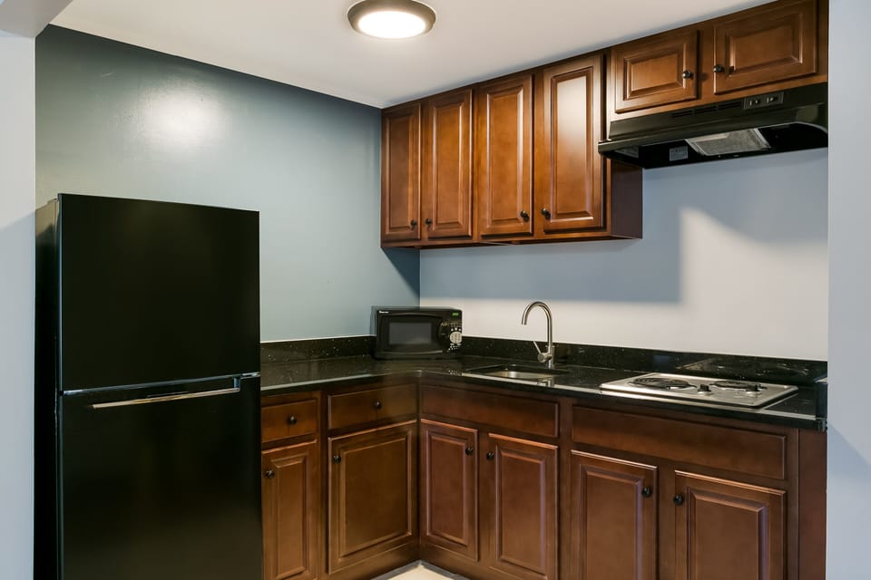 Fridge, microwave