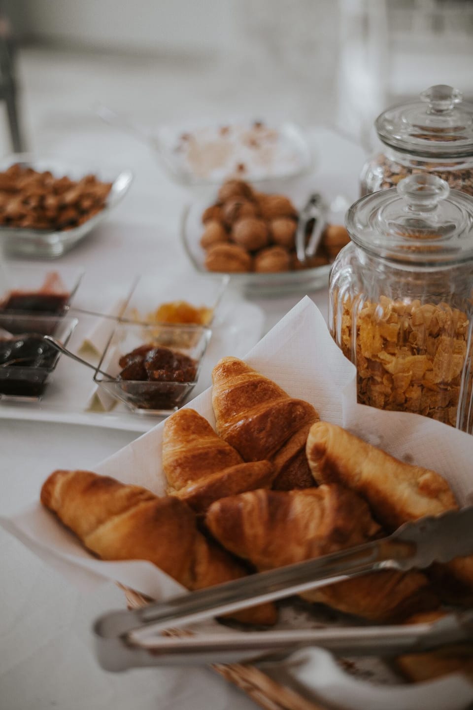 Daily buffet breakfast for a fee
