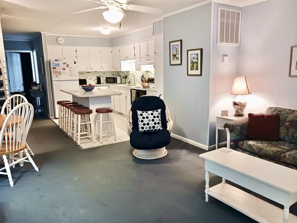House, 3 Bedrooms | Living area | TV