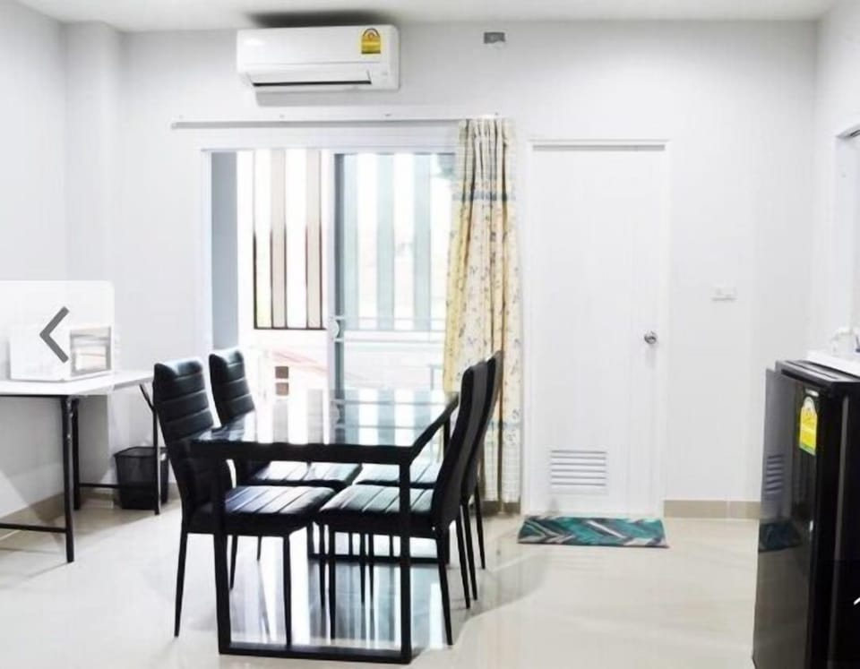 Superior Suite | 1 bedroom, desk, rollaway beds, free WiFi