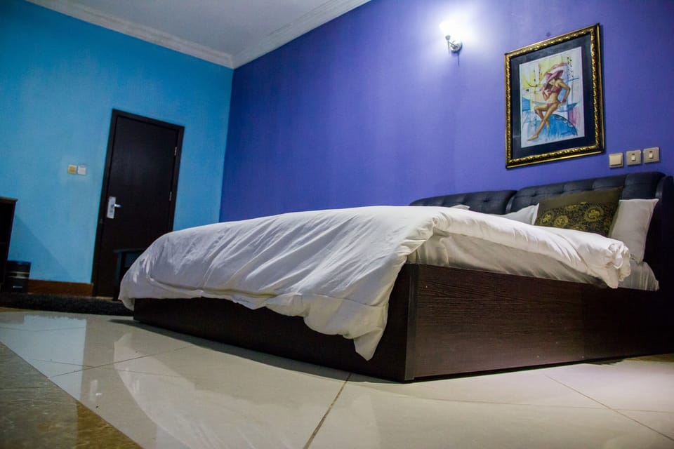 Executive Room | Desk, laptop workspace, free WiFi, bed sheets