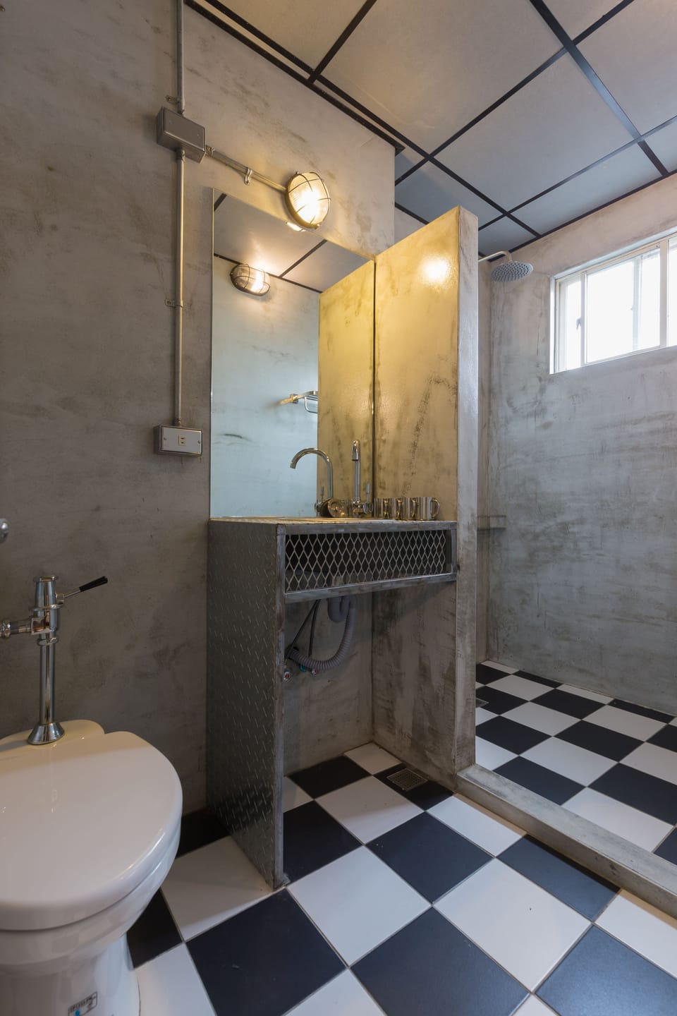 Family Quadruple Room | Bathroom | Shower, free toiletries, hair dryer, slippers