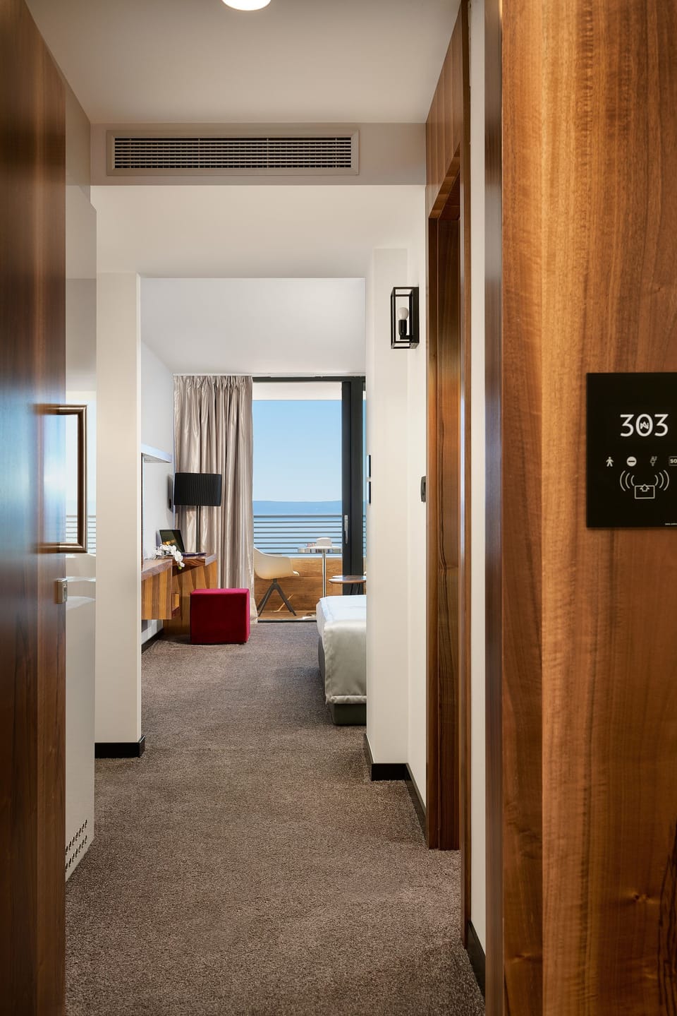 Deluxe Double Room, Balcony, Sea View | Premium bedding, minibar, in-room safe, desk