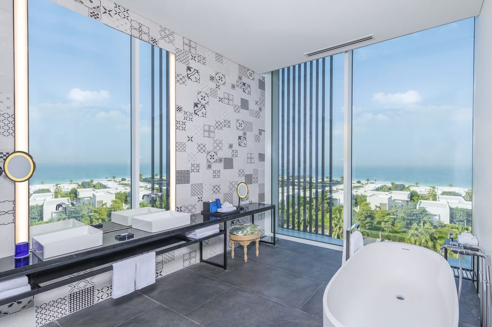 Kohinoor Ocean View Suite with private Terrace | Bathroom | Separate tub and shower, rainfall showerhead, free toiletries