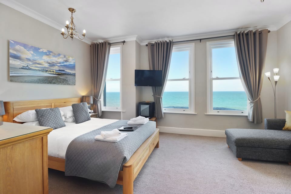 Standard Room, Sea View (3rd floor) | Iron/ironing board (on request), WiFi (free), bed sheets