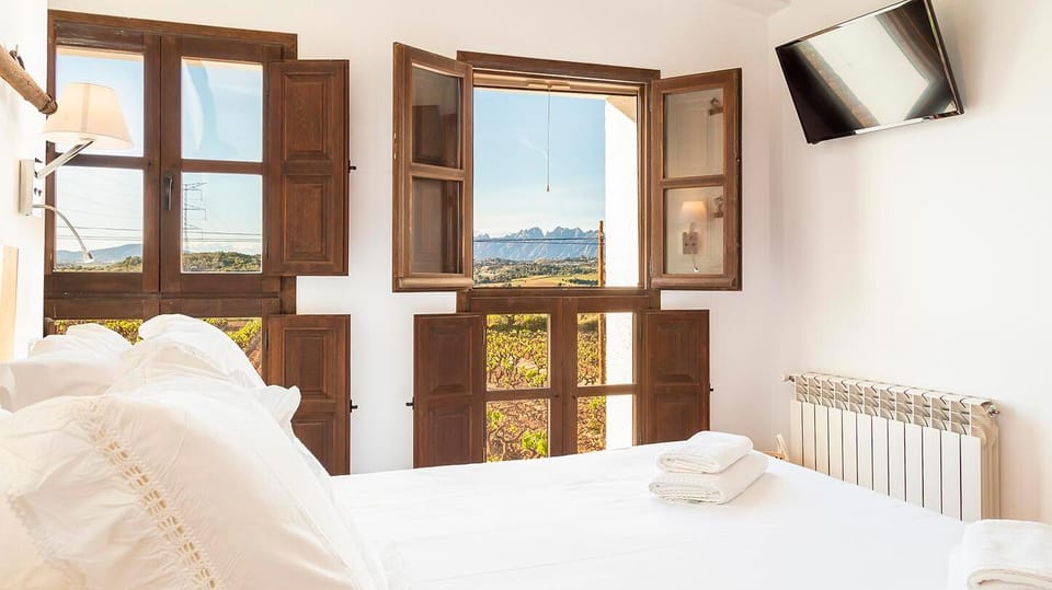 Superior Room, 1 Bedroom, Vineyard View | Premium bedding, individually decorated, individually furnished