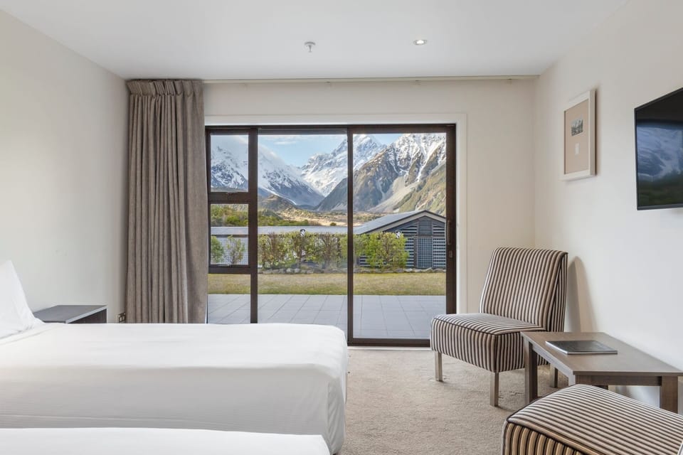 Standard Double or Twin Room, Mountain View | Iron/ironing board, WiFi (free), bed sheets