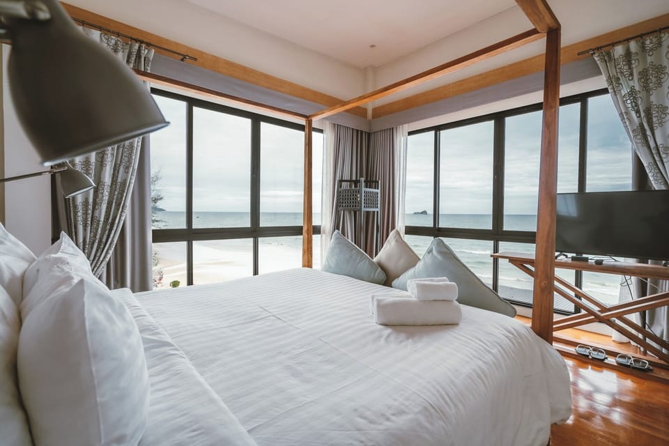 Beach Pool Villa | Minibar, in-room safe, WiFi (free), bed sheets