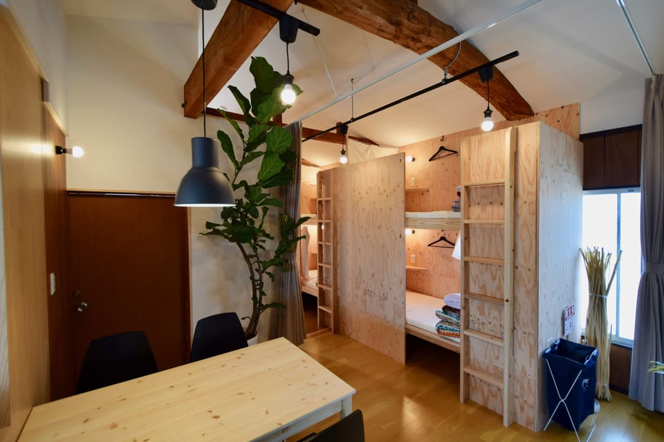 In-room safe, free WiFi, bed sheets