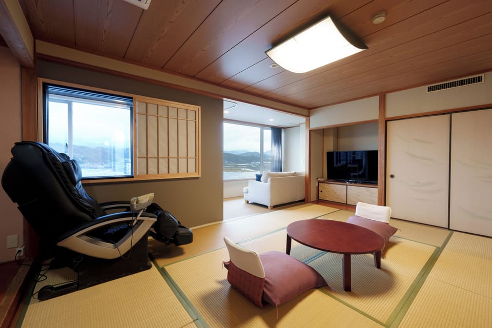 [River View] Premium Japanese Western Style Room 601, with Hot Spring / Semi-Open-air Bath | In-room safe, free WiFi, bed sheets