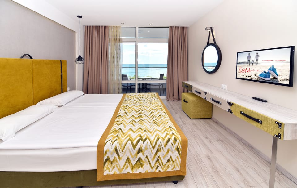 Free minibar, desk, soundproofing, free cribs/infant beds