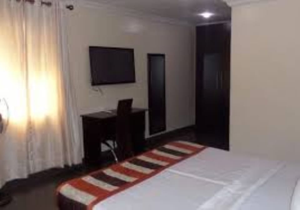 Executive Suite | Free WiFi, bed sheets