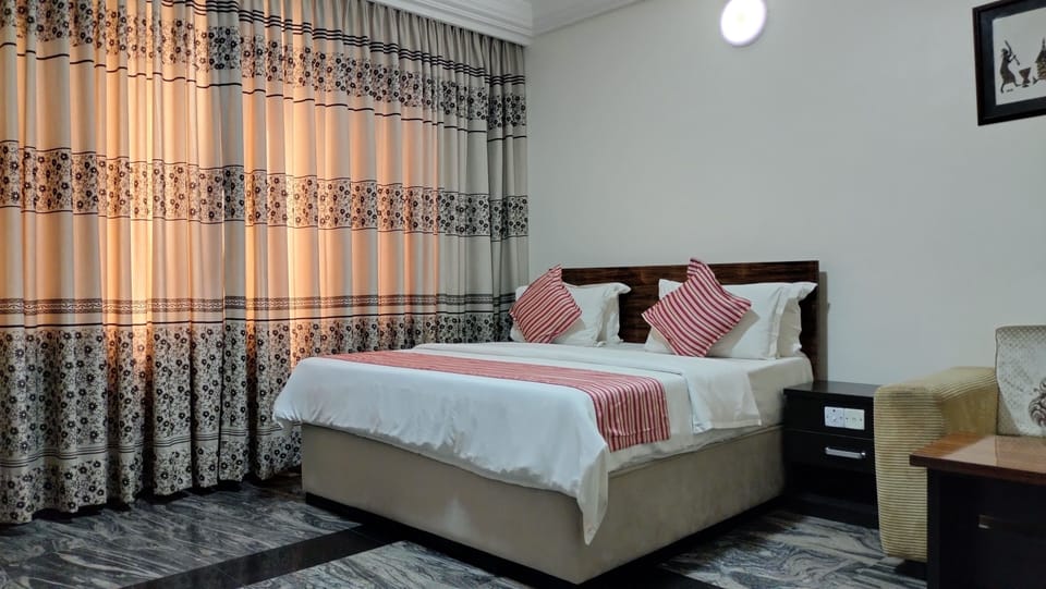 Executive Room | 1 bedroom, desk