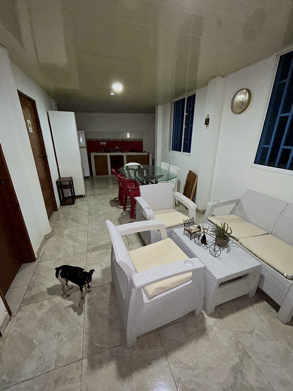 Double Room | Living area | 32-inch flat-screen TV with cable channels, TV