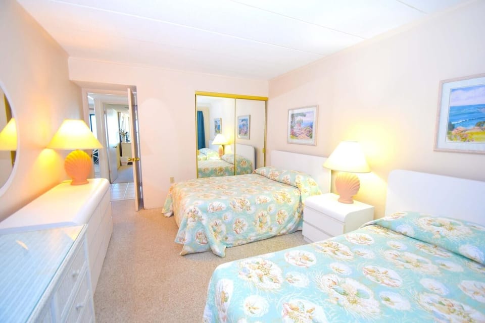Condo, 3 Bedrooms | 3 bedrooms, iron/ironing board, free WiFi