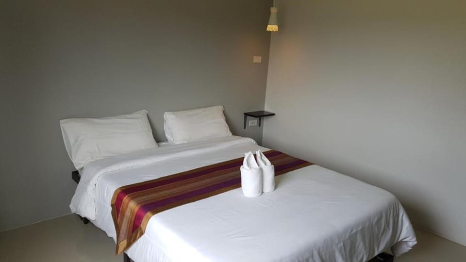 Standard Double Room | Desk, WiFi (free)