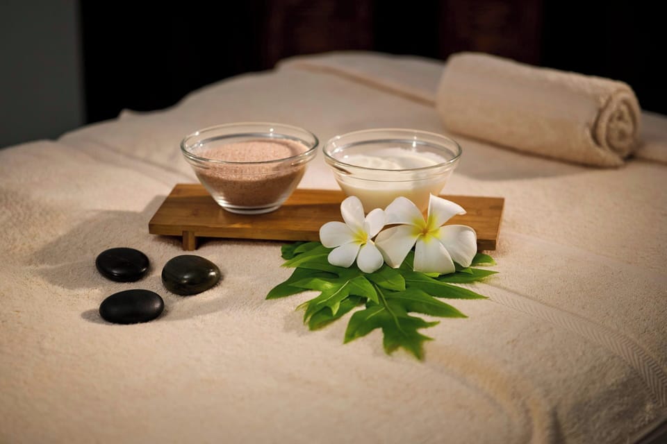Couples treatment rooms, sauna, hot tub, steam room, body treatments