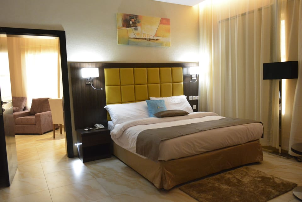 Suite, City View | In-room safe, desk, rollaway beds, free WiFi