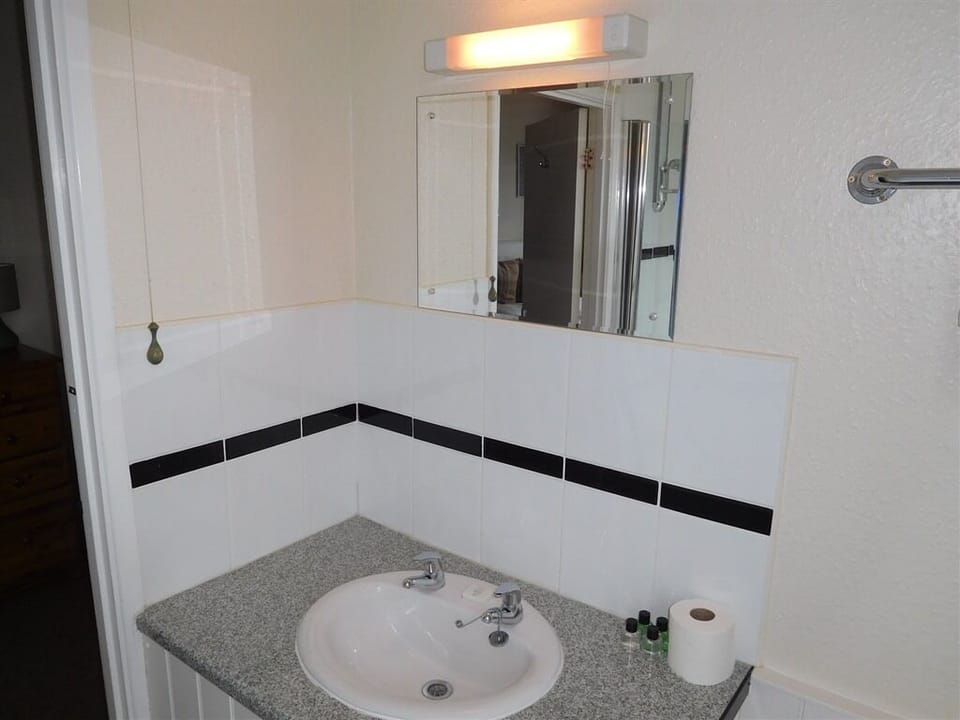 The Cliff Hall Bed and Breakfast in Shanklin