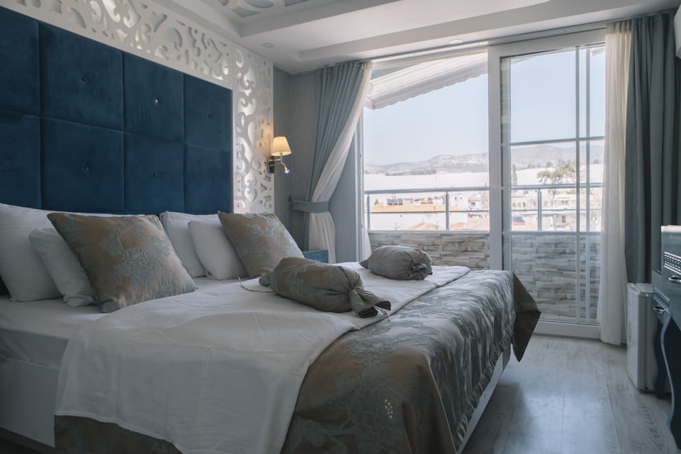 Comfort Double Room, 1 Double Bed | Premium bedding, in-room safe, desk, soundproofing