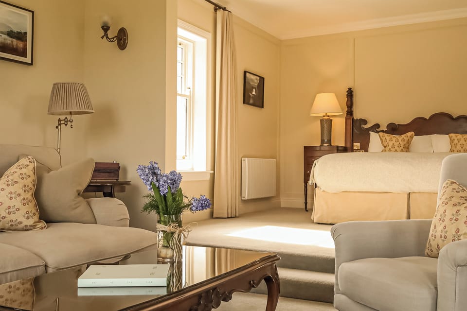 Kenmare Bay Suite with Sea View | Premium bedding, minibar (free items), in-room safe, desk