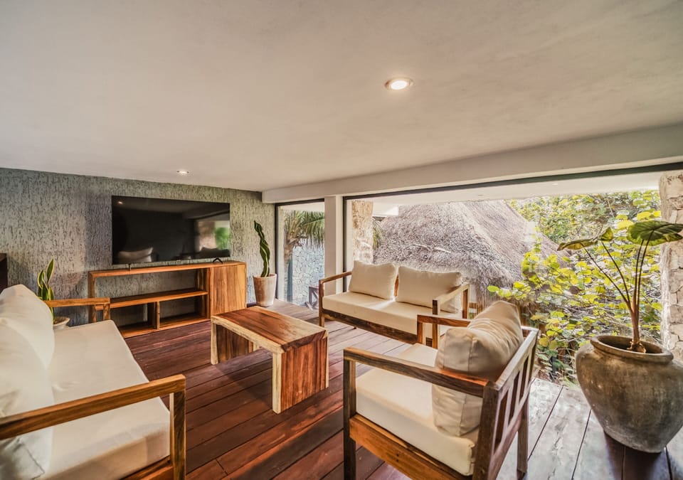 Plunge Pool Villa | Living area | Books