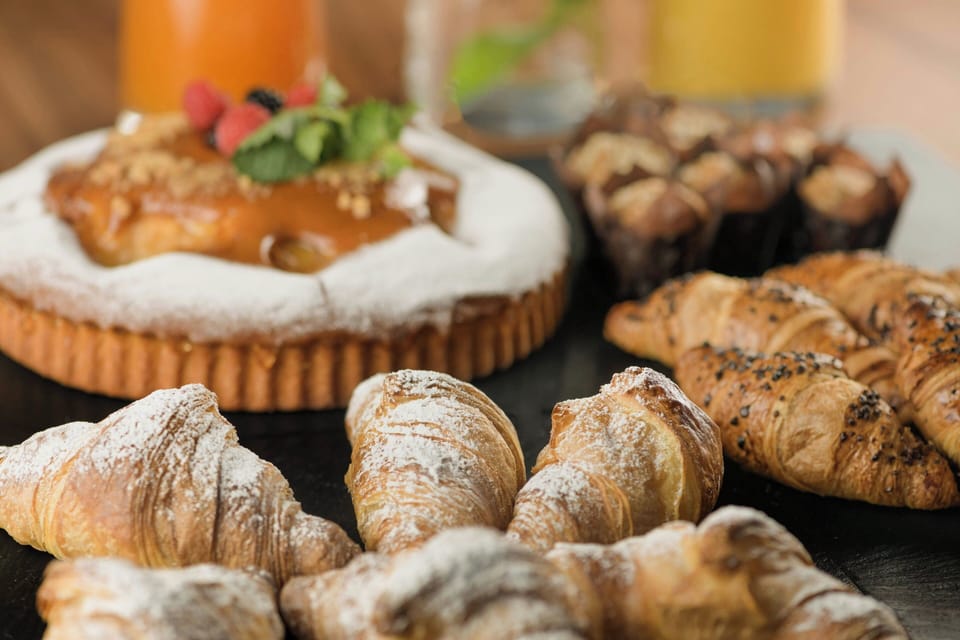 Daily buffet breakfast for a fee