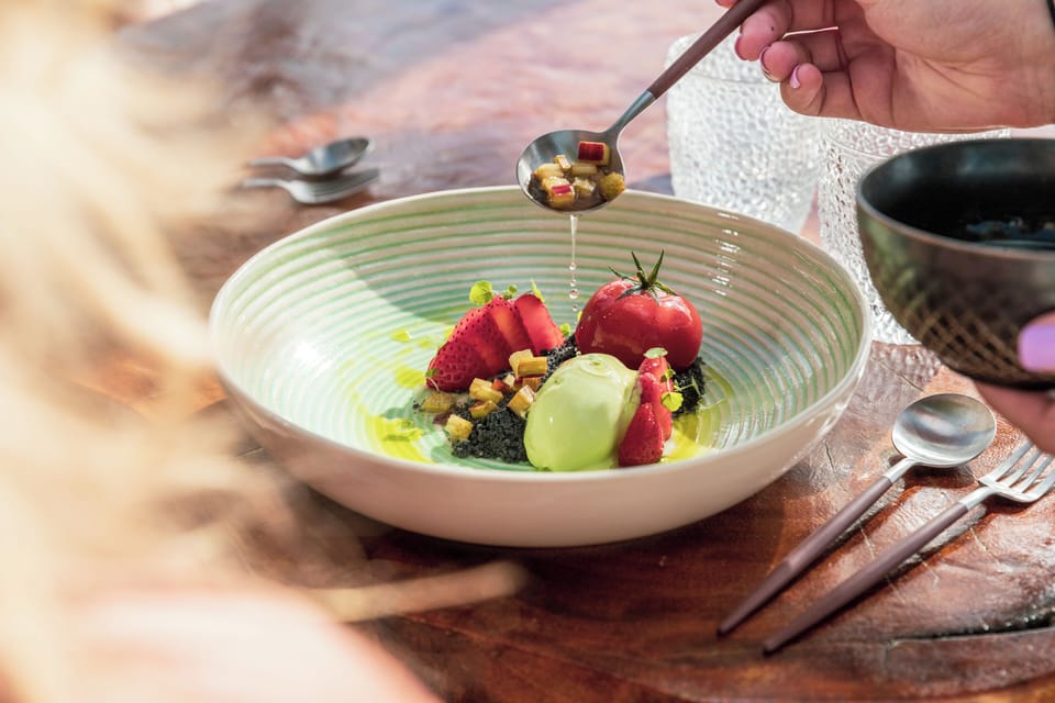 4 restaurants; breakfast, lunch, dinner, and brunch served