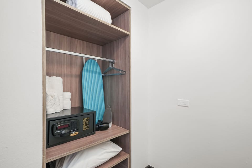 Accessible Deluxe One Bedroom Queen Suite | Wardrobe