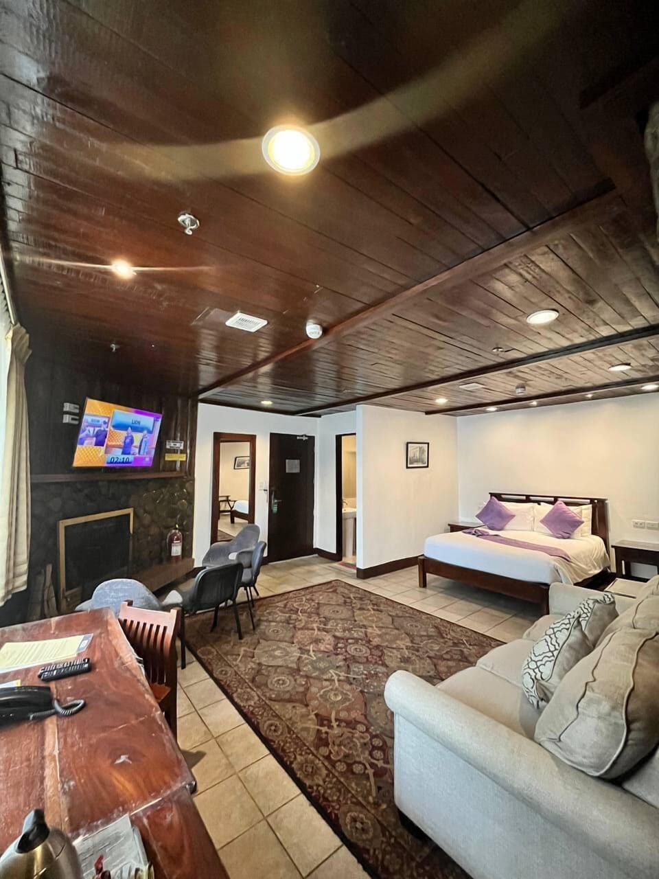 Executive Suite with Fireplace | In-room safe, desk, soundproofing, iron/ironing board (on request)