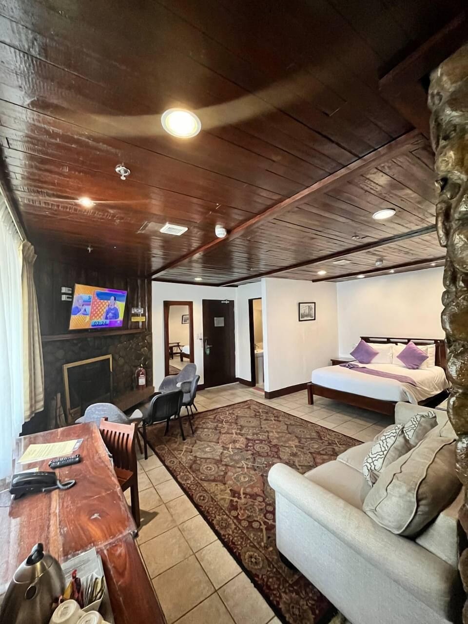 Executive Suite with Fireplace | In-room safe, desk, soundproofing, iron/ironing board (on request)