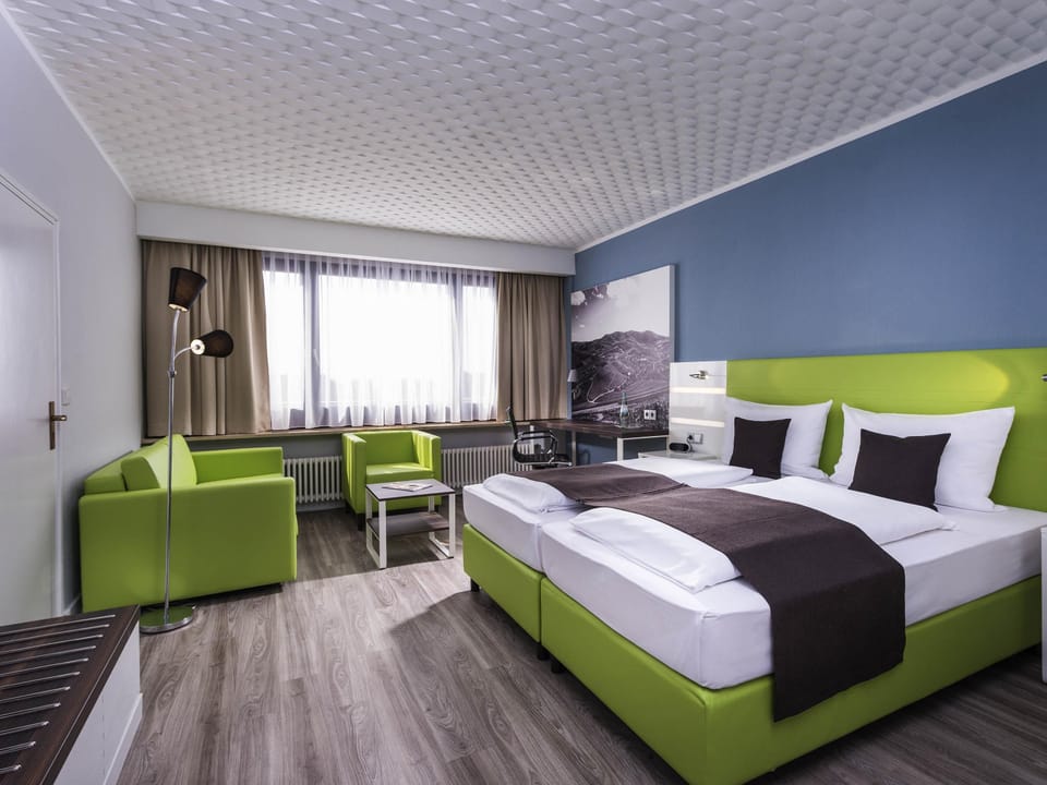 Standard Room, 2 Twin Beds | Premium bedding, in-room safe, desk, blackout drapes