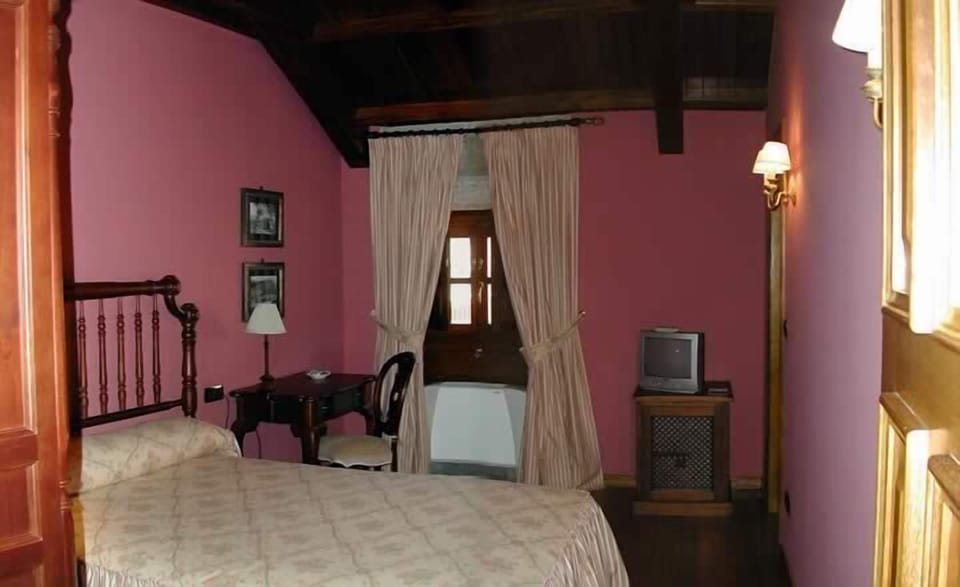 In-room safe, desk, blackout drapes, free WiFi