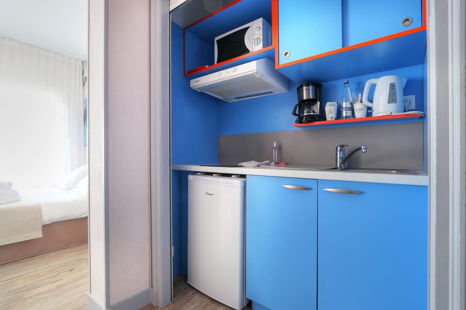 Apartment, Multiple Beds, Sea View | Private kitchen