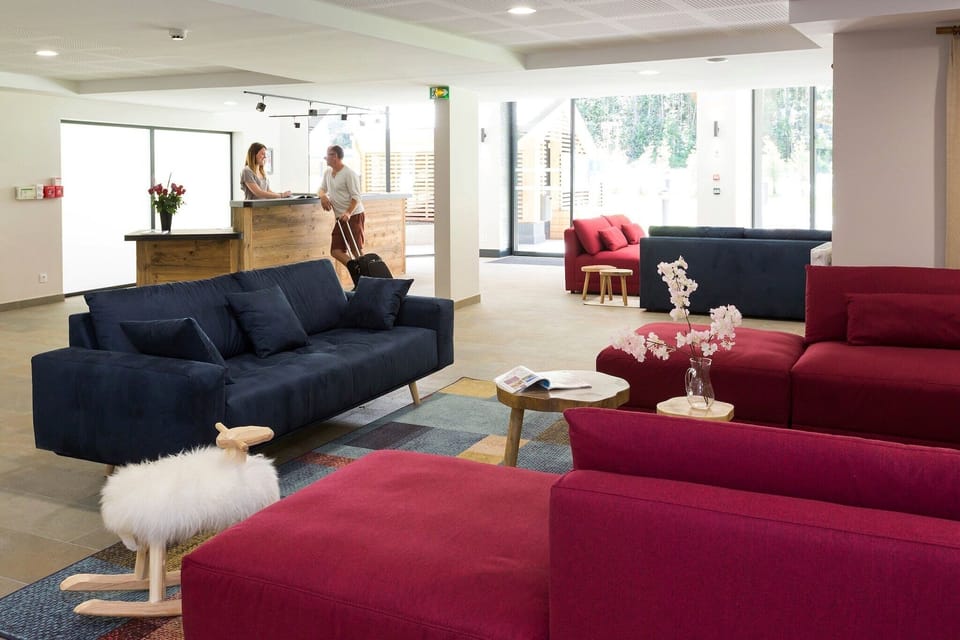 Entrance / Reception