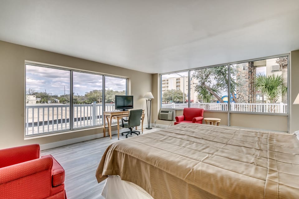 Deluxe Suite, 2 Bedrooms | View from room